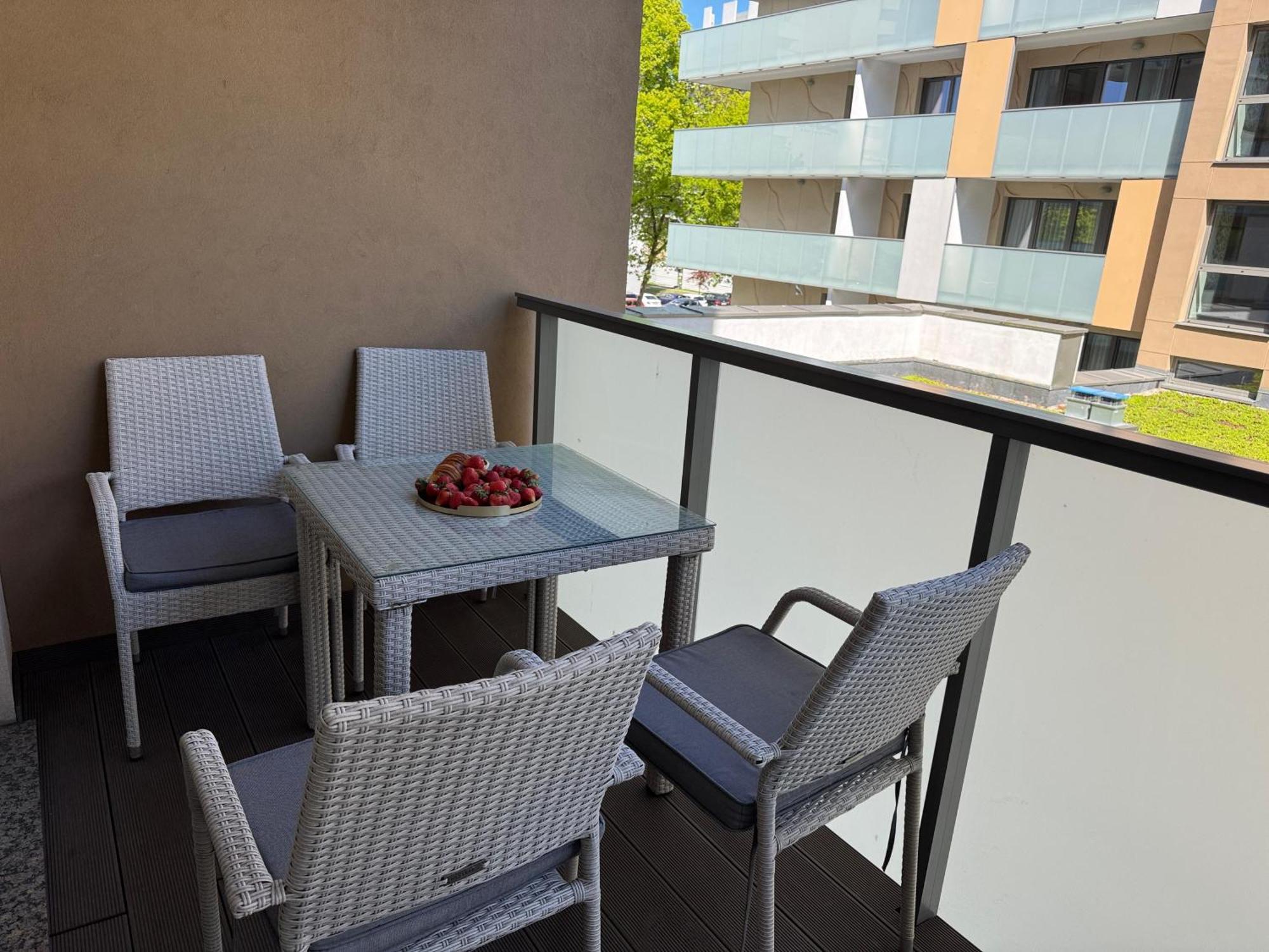 Apartment Kasprowicza -basen, Parking, Bawialnia, Silownia W Cenie -holiday